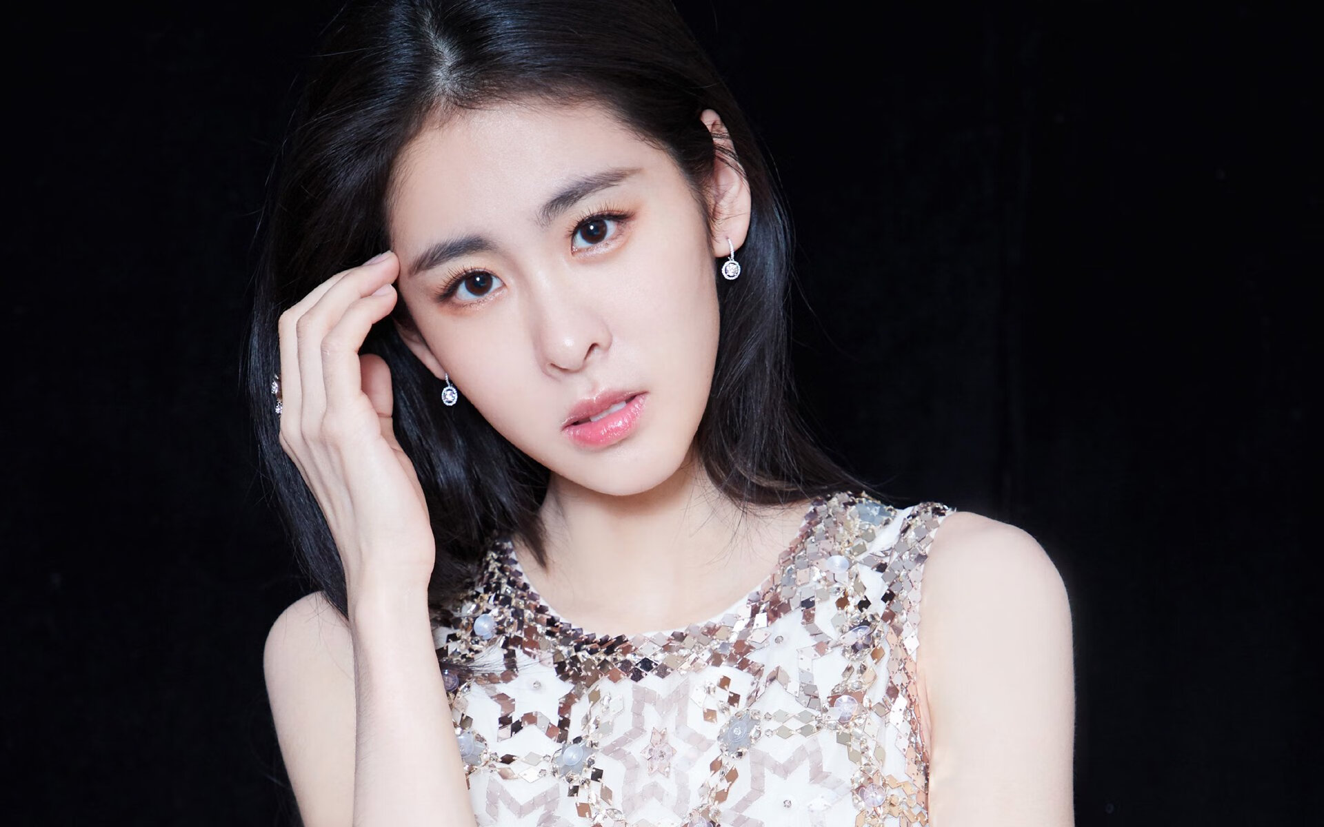 利齿撕裂防线，德罗赞37分定乾坤，森林狼力克山西队关键战纪实